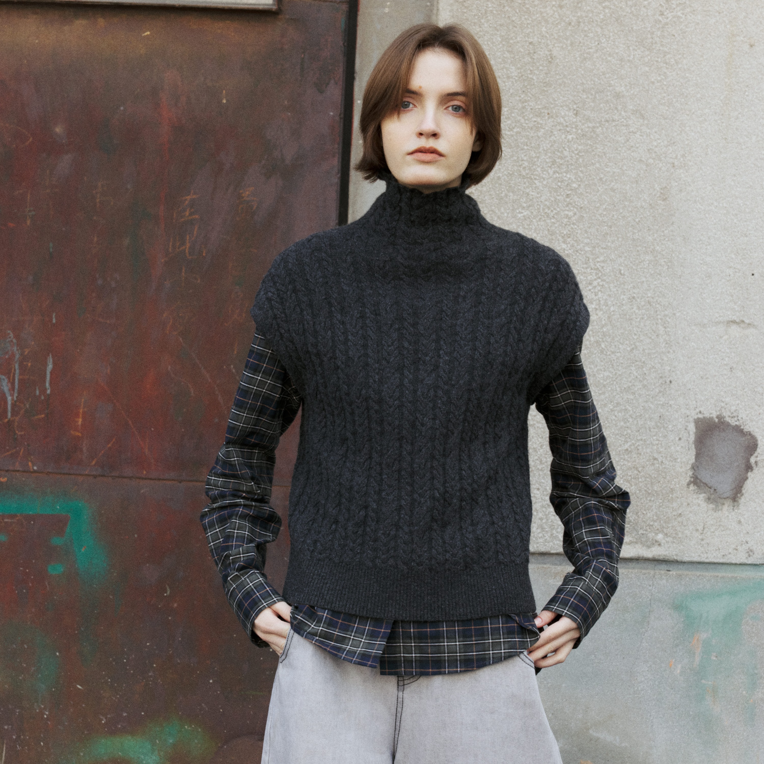 Fist to Fist 牦牛绒混纺 经典绞花肌理坎肩针织马甲FW0016