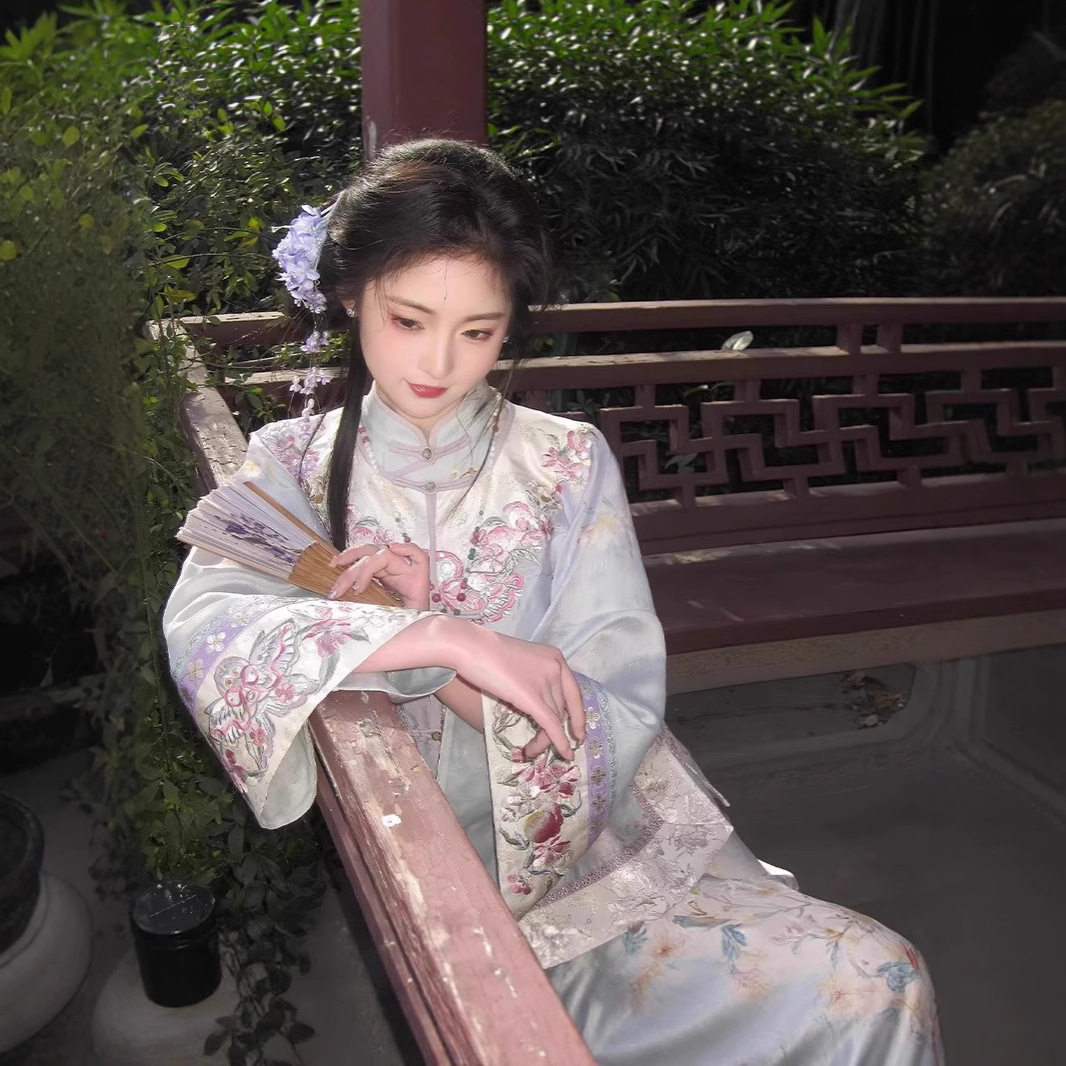 一曲紫鸢原创汉服女民国风印花旗袍对襟绣花圆领衫淡雅国风套装