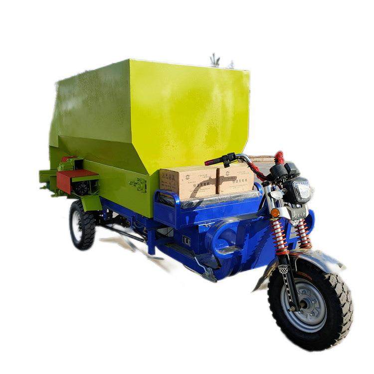 电动撒料车牛羊饲料搅拌喂料车全自动养殖场多功能三轮畜牧投料,畜牧/养殖物资,特种养殖设备,淘宝优惠券,粉丝福利购,淘宝优惠卷
