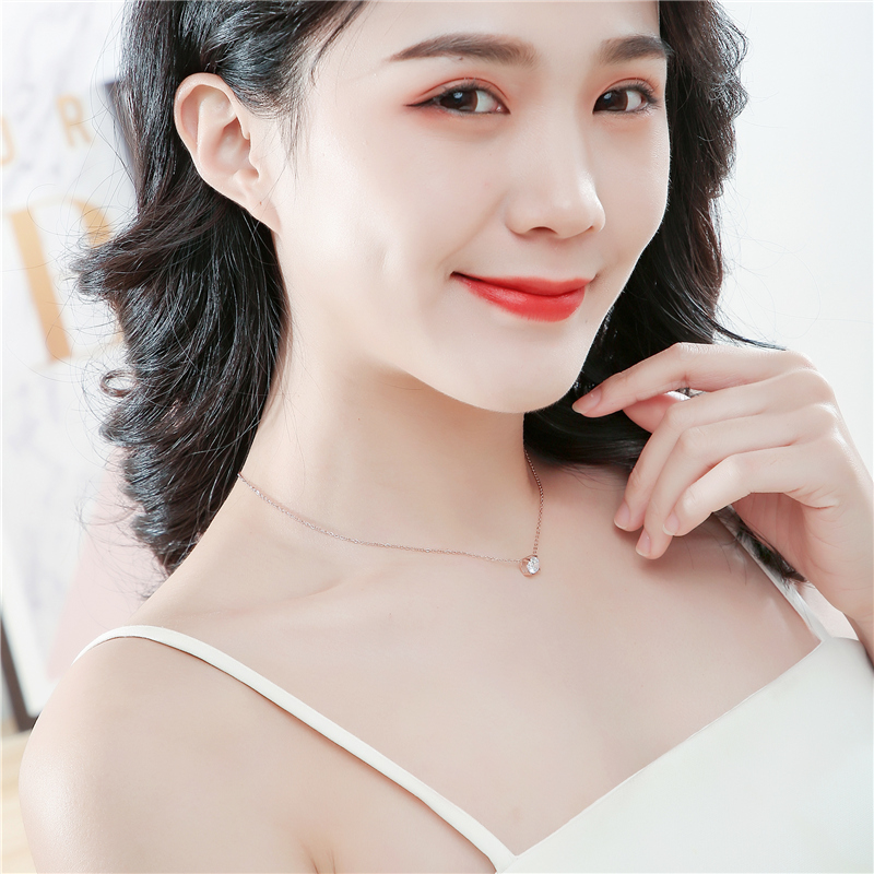 一克拉钻石项链女潮网红韩版简约学生钛钢玫瑰金锁骨链ins冷淡风