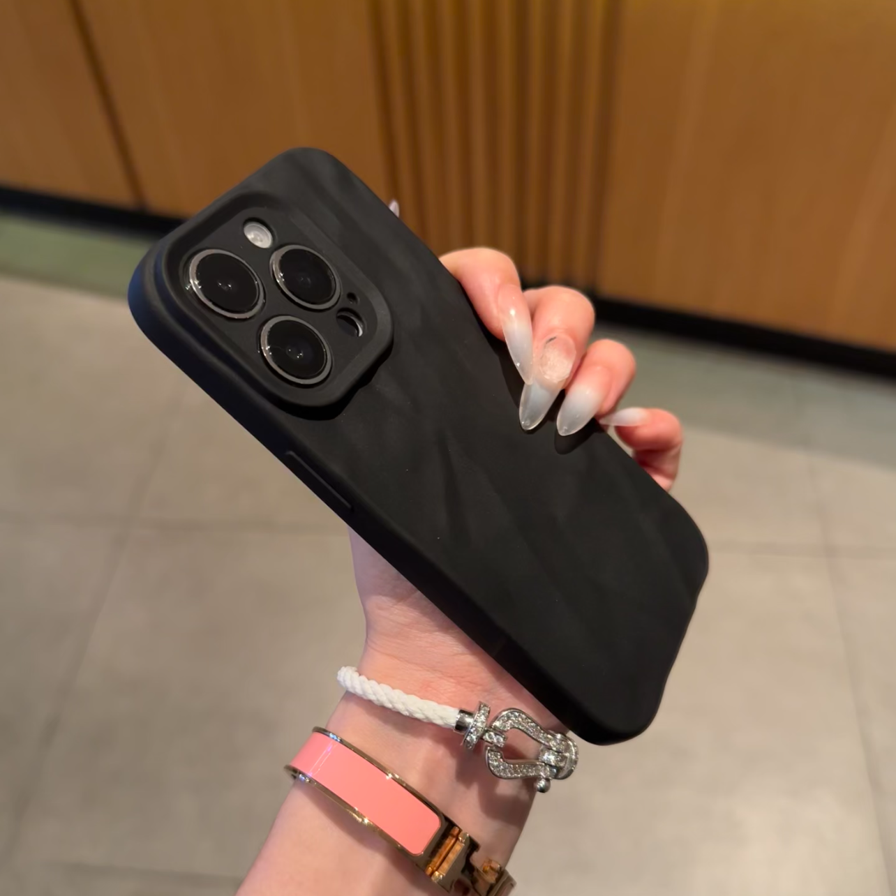 爆款网红纯色褶皱适用苹果16promax手机壳新款iphone15pro max高级感14pro全包防摔13男生女款12简约11软15pm