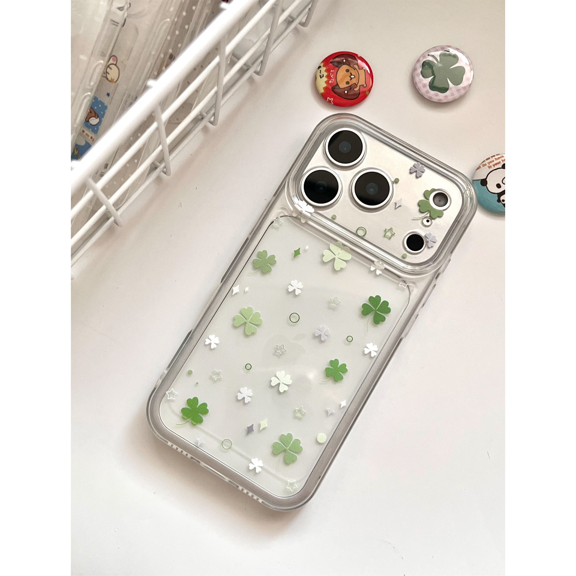 满屏四叶草适用苹果17promax手机壳iPhone16opporeno14清新小米15华为Pura80软套vivox200红米K80荣耀Magic7