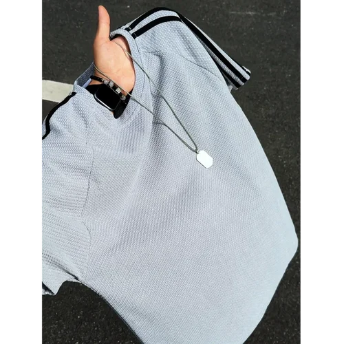 浅灰色龙鳞条纹短袖男款夏季透气