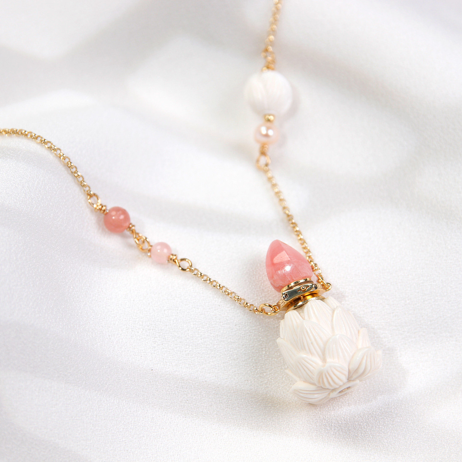 【nice宋粉丝专享】猛犸象牙时尚莲花吊坠 配镶红纹石包金项链 ns