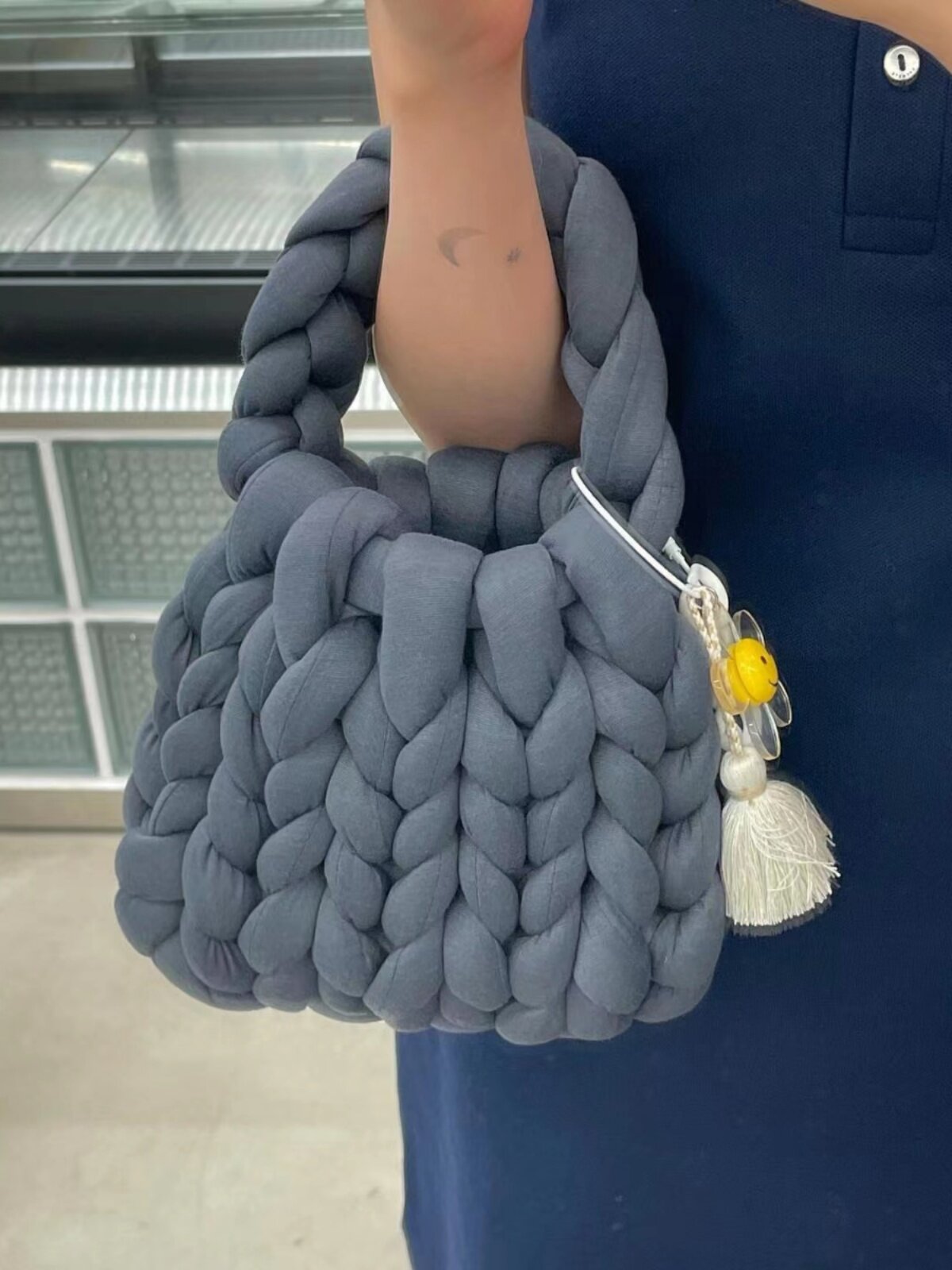 A BAG MATERIAL PACKAGE INS NET CELEBRITY HAND-KNITTED HOMEMADE ICELAND WOOL BRAID BAG KOREAN POPULAR MESSENGER BAG AUTUMN AND WINTER