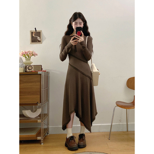 现货大码女装蕾丝拼接不对称针织连衣裙胖MM藏肉显瘦栗棕连衣裙