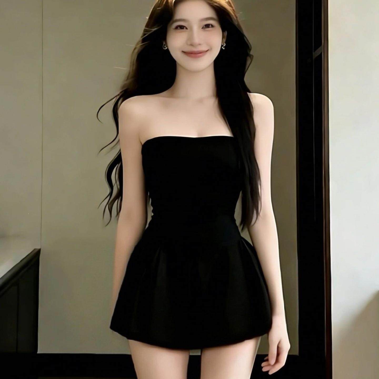 气质名媛高级感黑色一字肩抹胸连衣裙女冬季收腰显瘦辣妹短裙子
