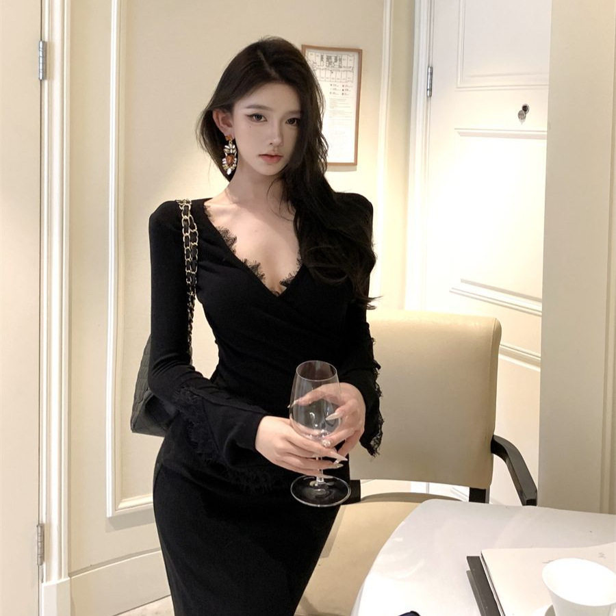 法式V领气质修身掐腰内搭黑色连衣裙子女秋季2025新款包臀鱼尾裙