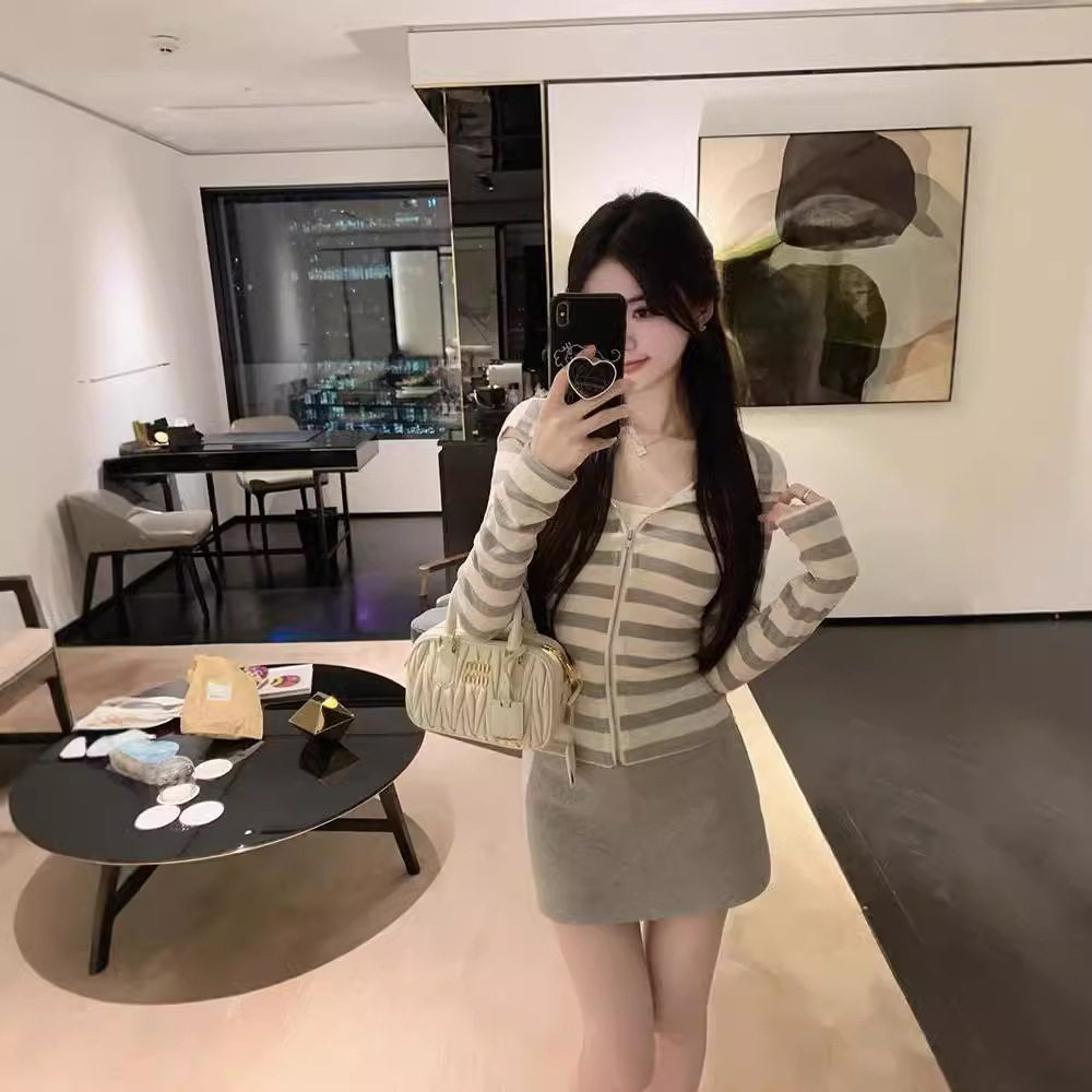 纯欲系春秋冬新款韩女条纹连帽防晒针织开衫女小个子拉链长袖女装,女装/女士精品,毛针织衫,淘宝优惠券,粉丝福利购,淘宝优惠卷