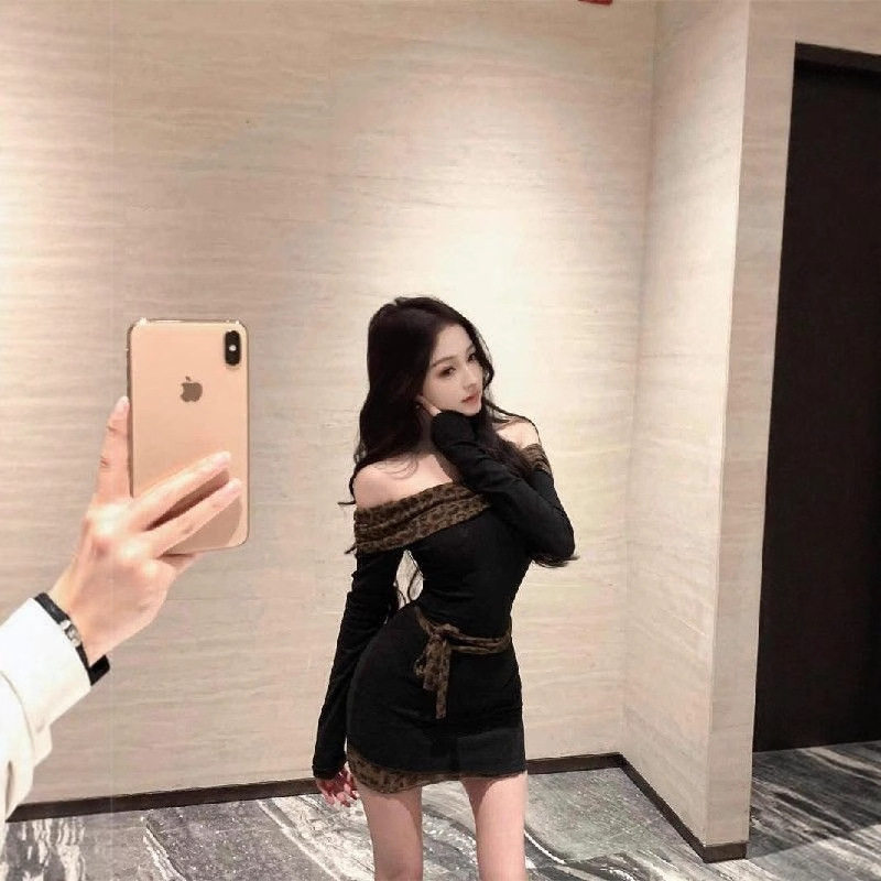 性感纯欲辣妹风豹纹拼接一字肩长袖连衣裙2026修身显瘦包臀短裙