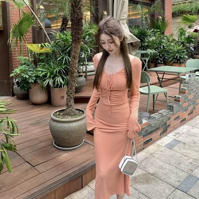 纯欲风V领褶皱显瘦连衣裙女