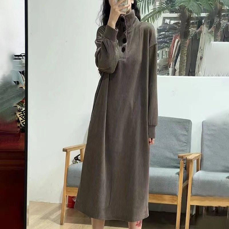 长款过膝垂坠感连衣裙女秋冬年新款遮肉减龄高领宽松打底裙子