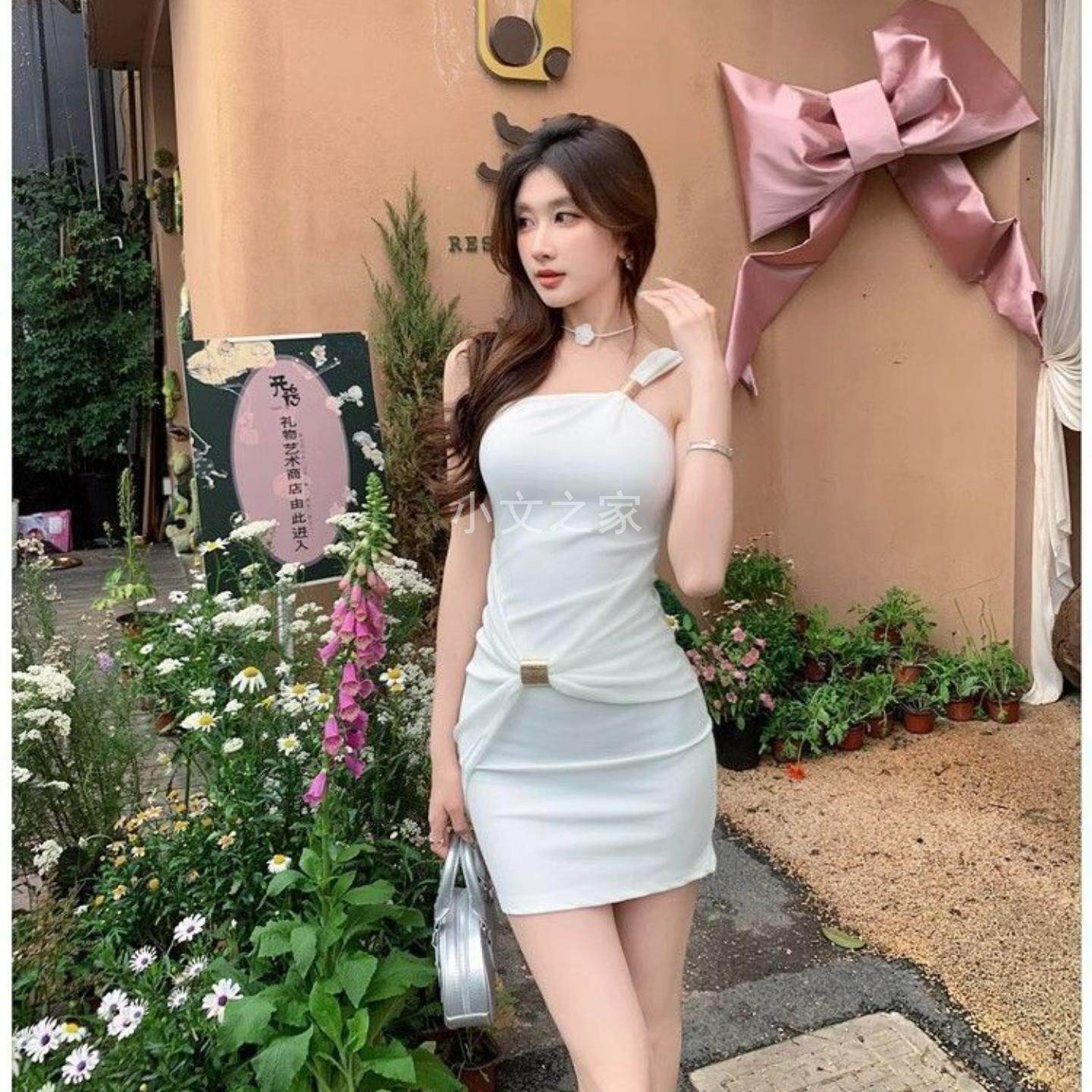 性感辣妹风斜肩单肩吊带连衣裙女
