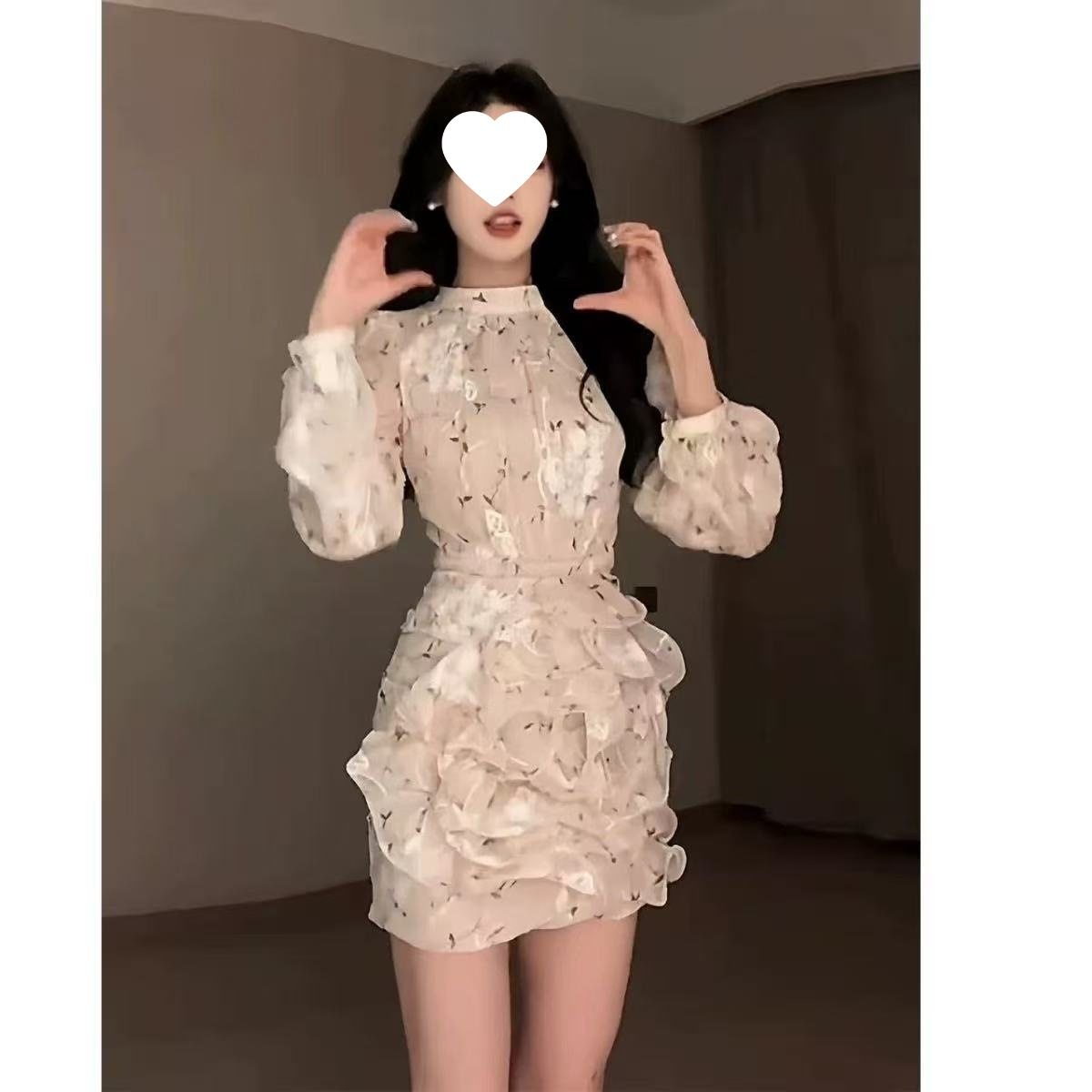 法式气质减龄碎花连衣裙女秋冬名媛风包臀裙高级感贵气千金短裙子