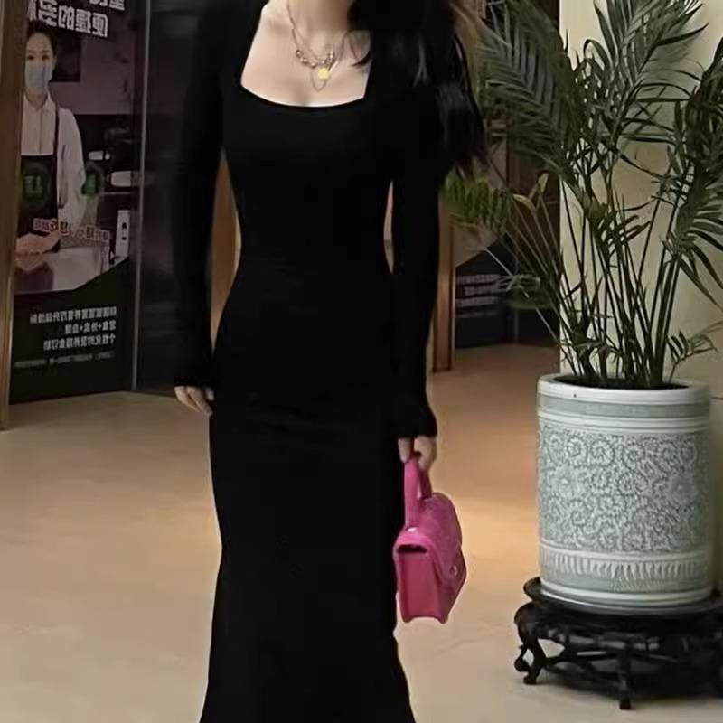 纯欲风紧身包臀长袖鱼尾连衣裙女年春装新款修身打底长款裙子