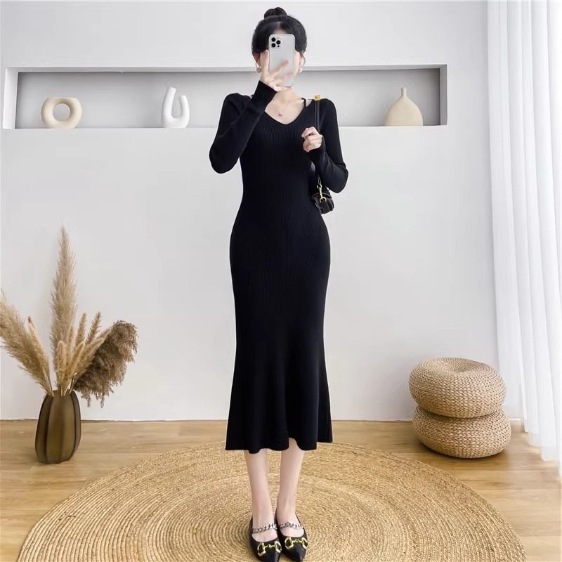 气质修身针织连衣裙女秋冬内搭毛衣裙设计感法式显瘦包臀裙