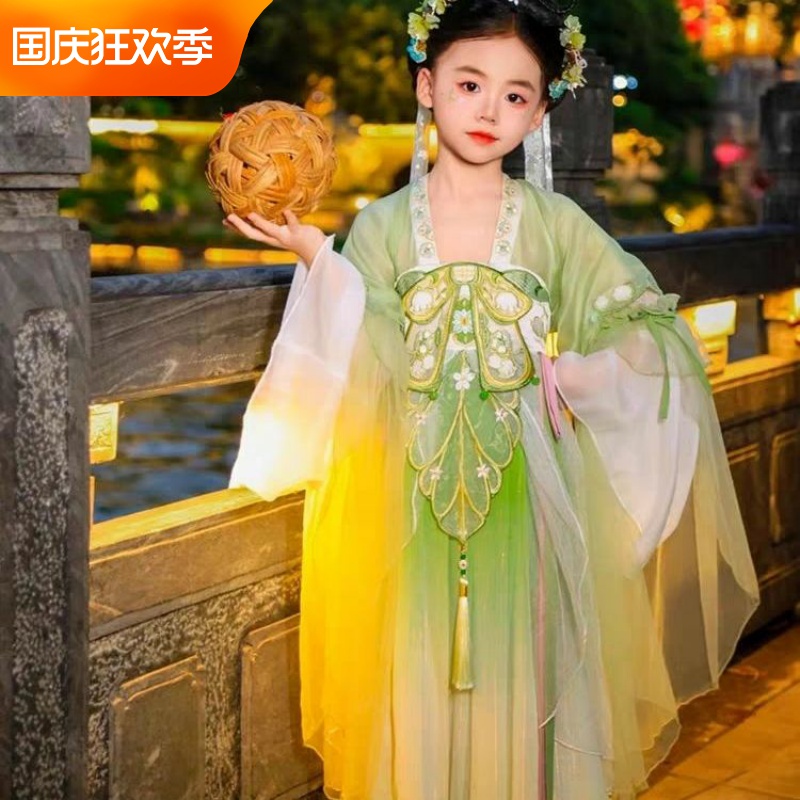 一袭汉服惊艳时光古韵自来