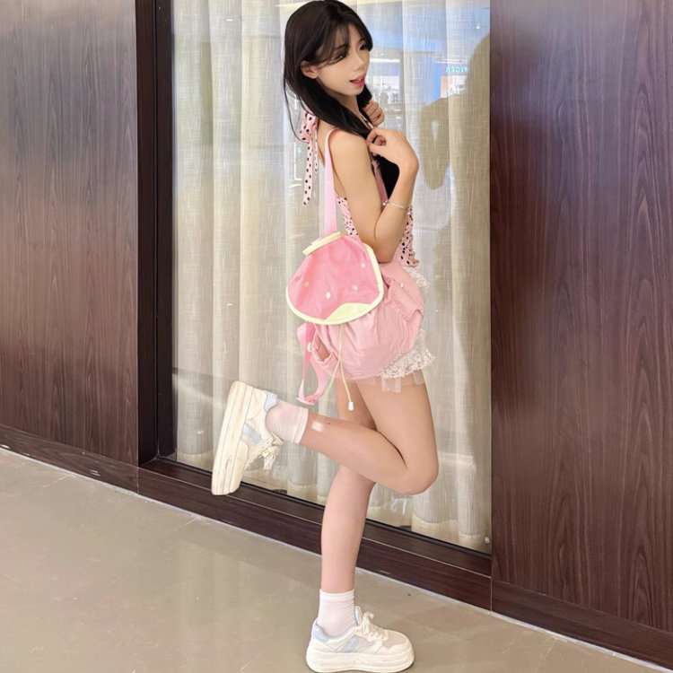 玩的尽兴背的也舒服超级好看的