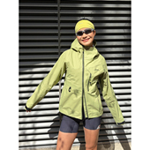 临典青苹果绿冲锋衣外套女2026春季 户外防风防水露营登山服 新款