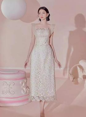 轻奢花朵飞飞袖方领礼服长裙新款气质刺绣蕾丝收腰连衣裙40136