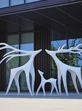 室外抽象梅花鹿雕塑玻璃钢园林草坪景观商城大型造景动物模型摆件