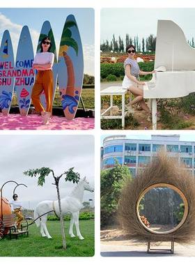 景区草坪网红拍照打卡婚庆爱心装饰告白气球天梯云朵秋千座椅摆件