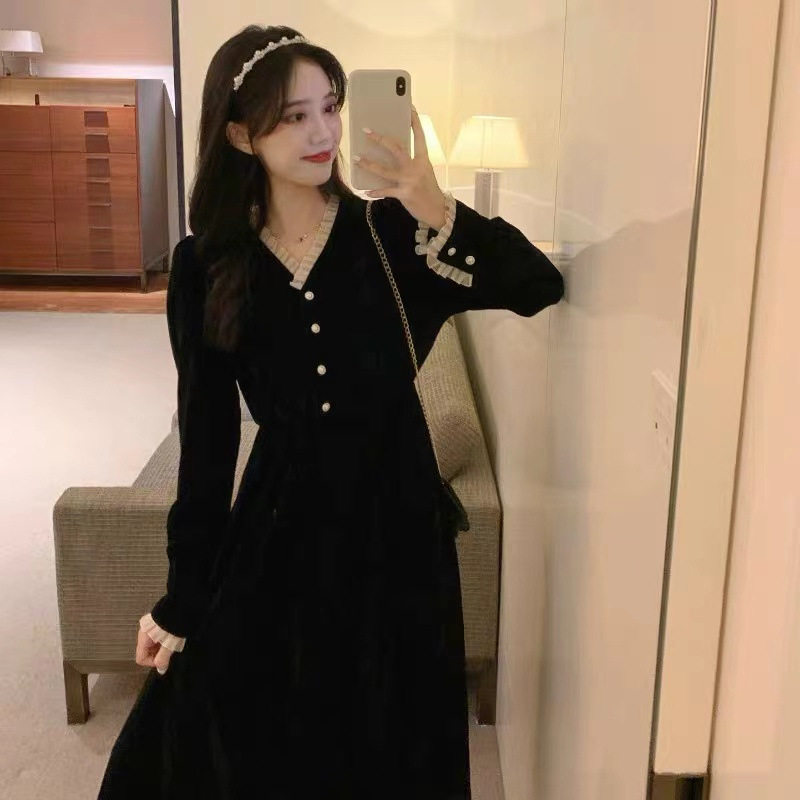 日系cherrykoko法式复古黑色连衣裙秋冬赫本风丝绒v领小众显瘦