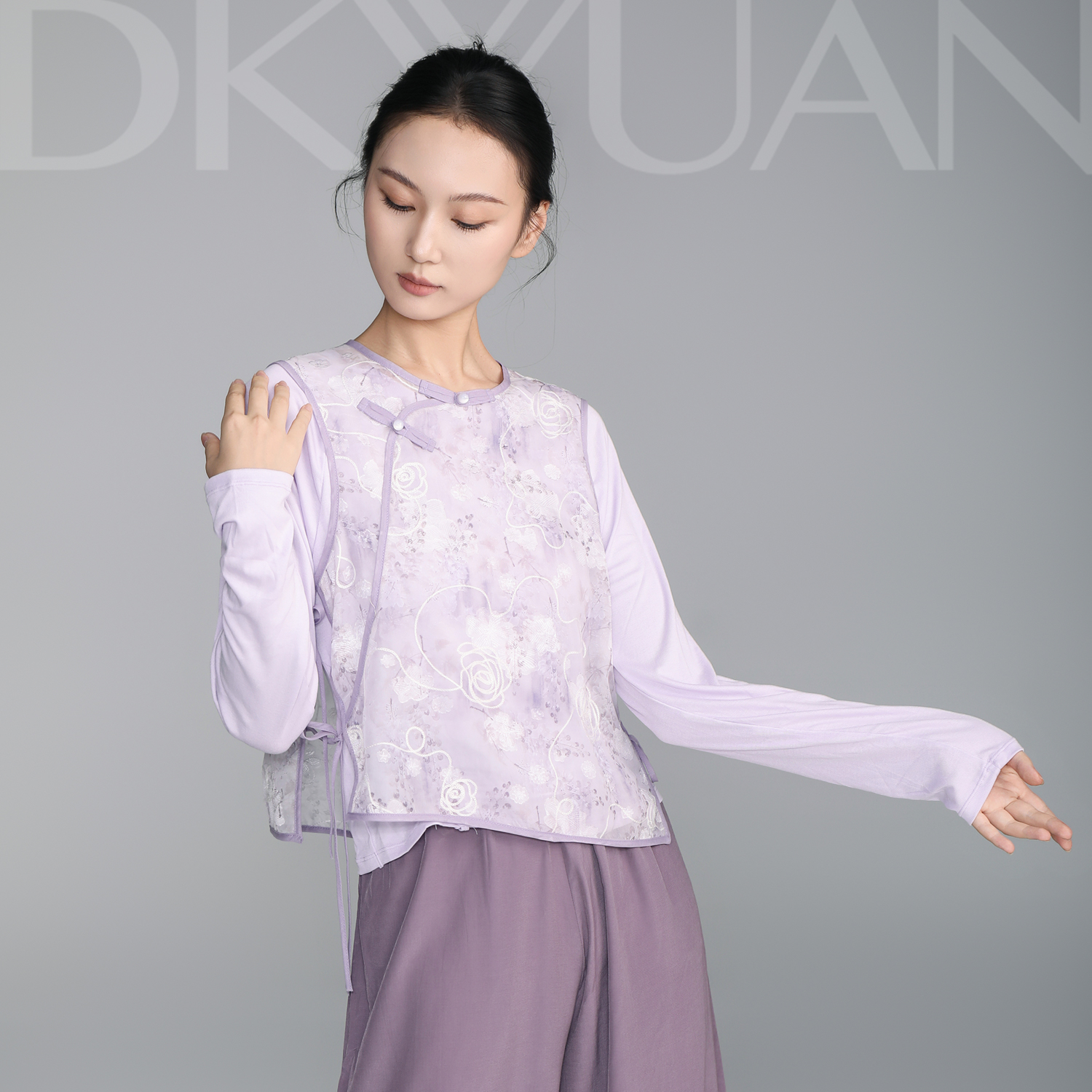 豆蔻依缘古典舞舞蹈服身韵服新中式长袖上衣宽松显瘦演出服练功服