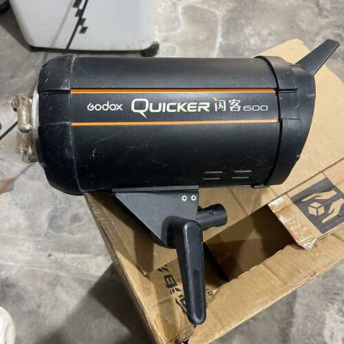 可维修Godox Quicker 闪客600 影室灯议价