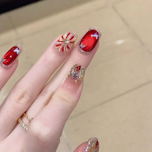 2026新款新年穿戴甲适合冬天的美甲黄黑皮显白红色烟花套装高级感