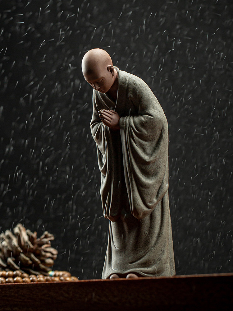 Creative purple clay monk tea pet decoration character Zen tea ceremony tea room tea space desktop tea table tea table decoration