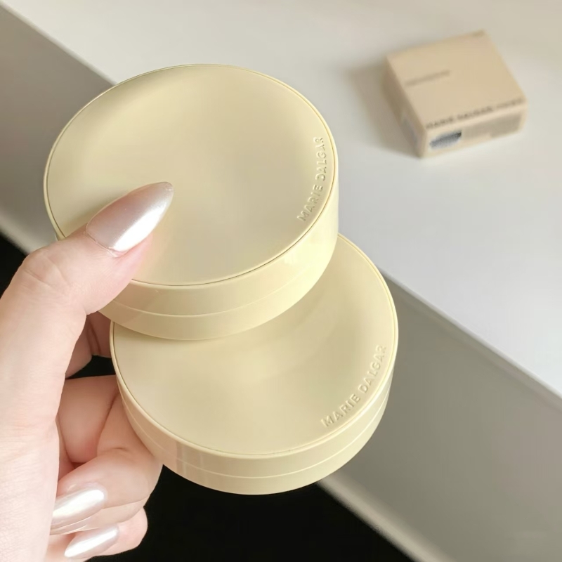 玛丽黛佳种籽贴肤锁妆气垫2.0版修饰干皮混干皮粉底液正品15g*2