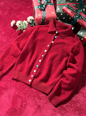 红色彩扣翻领针织开衫女设计感软糯毛衣外套过年氛围感休闲上衣