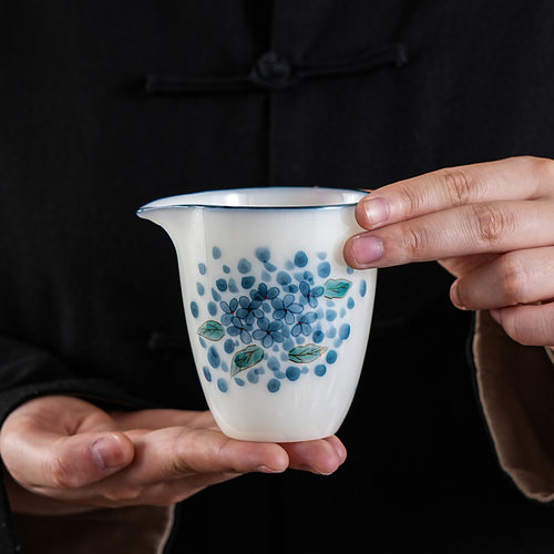初伍璞玉冰种手绘绣球花公道杯