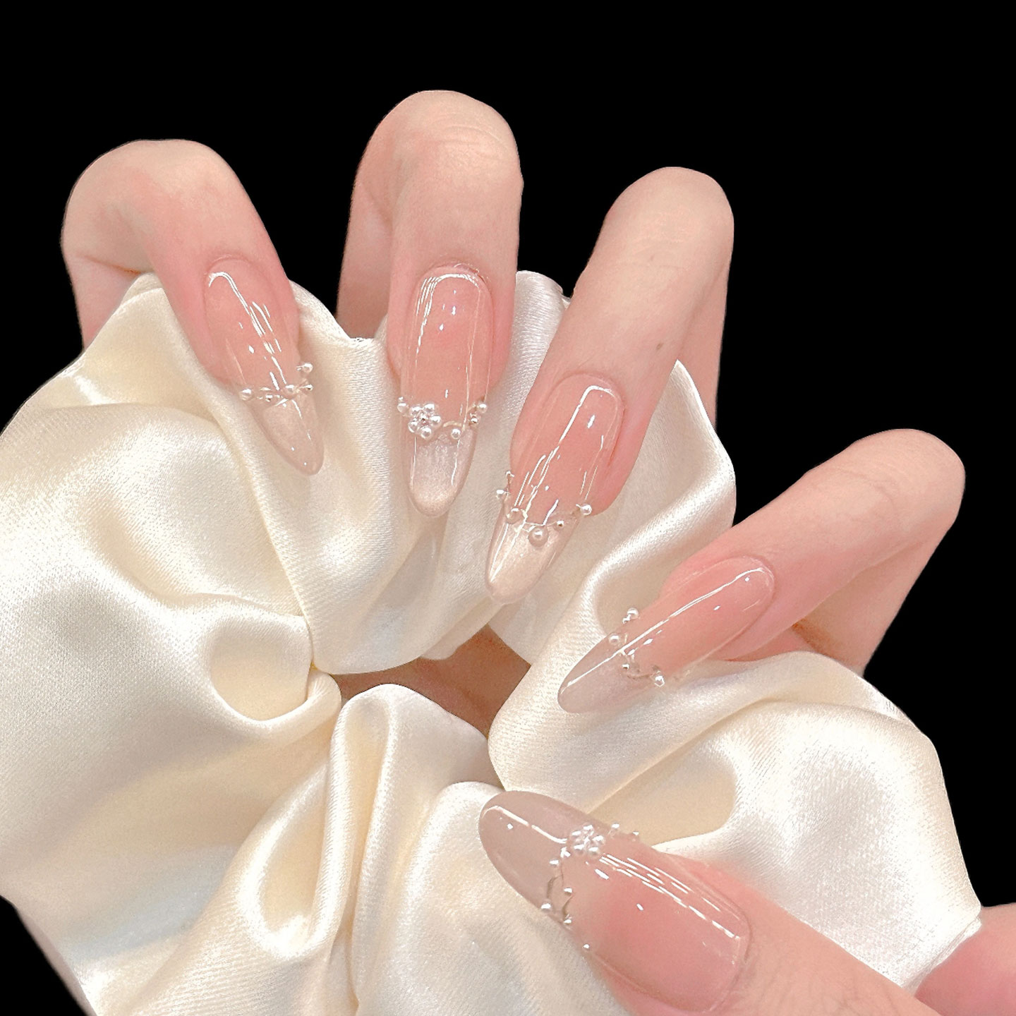 珠光月色显白高级手工穿戴甲