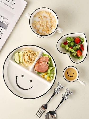 Четырех -летний магазин более 20 цветов и улыбки лица Детский завтрак