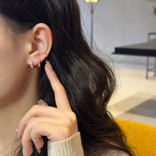 十里间【碎冰冰】小众中古爆闪小巧圈圈耳环百搭通勤耳圈耳饰
