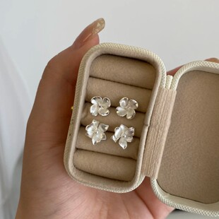 小清新珍珠花朵S925银耳钉百搭耳环 冷萃茉莉花 十里间 925银