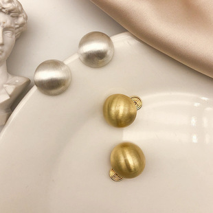十里间【磨砂小球～有耳夹】简约气质拉丝通勤圆球耳钉耳环