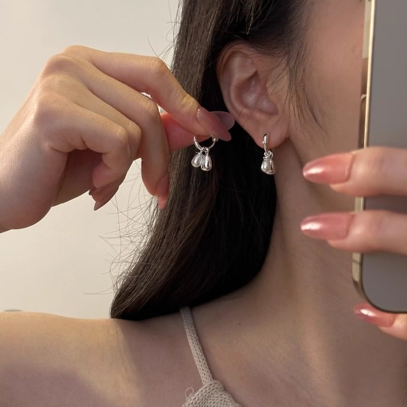 十里间【坠落】简约气质甜美水滴珍珠耳环百搭通勤耳扣,饰品/流行首饰/时尚饰品新,耳环,淘宝优惠券,粉丝福利购,淘宝优惠卷