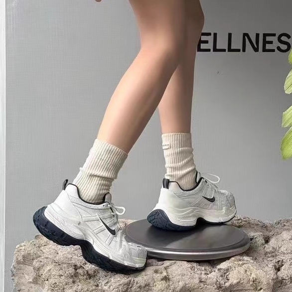 米女鞋老爹鞋加绒厚底2025秋冬女鞋时尚百搭舒适增高气质潮鞋显瘦