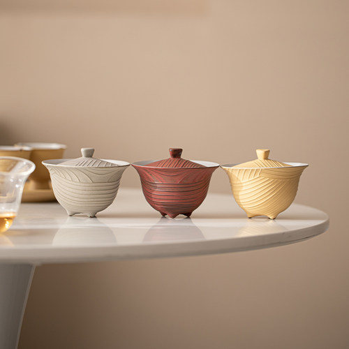 粉引手工流兮三足盖碗