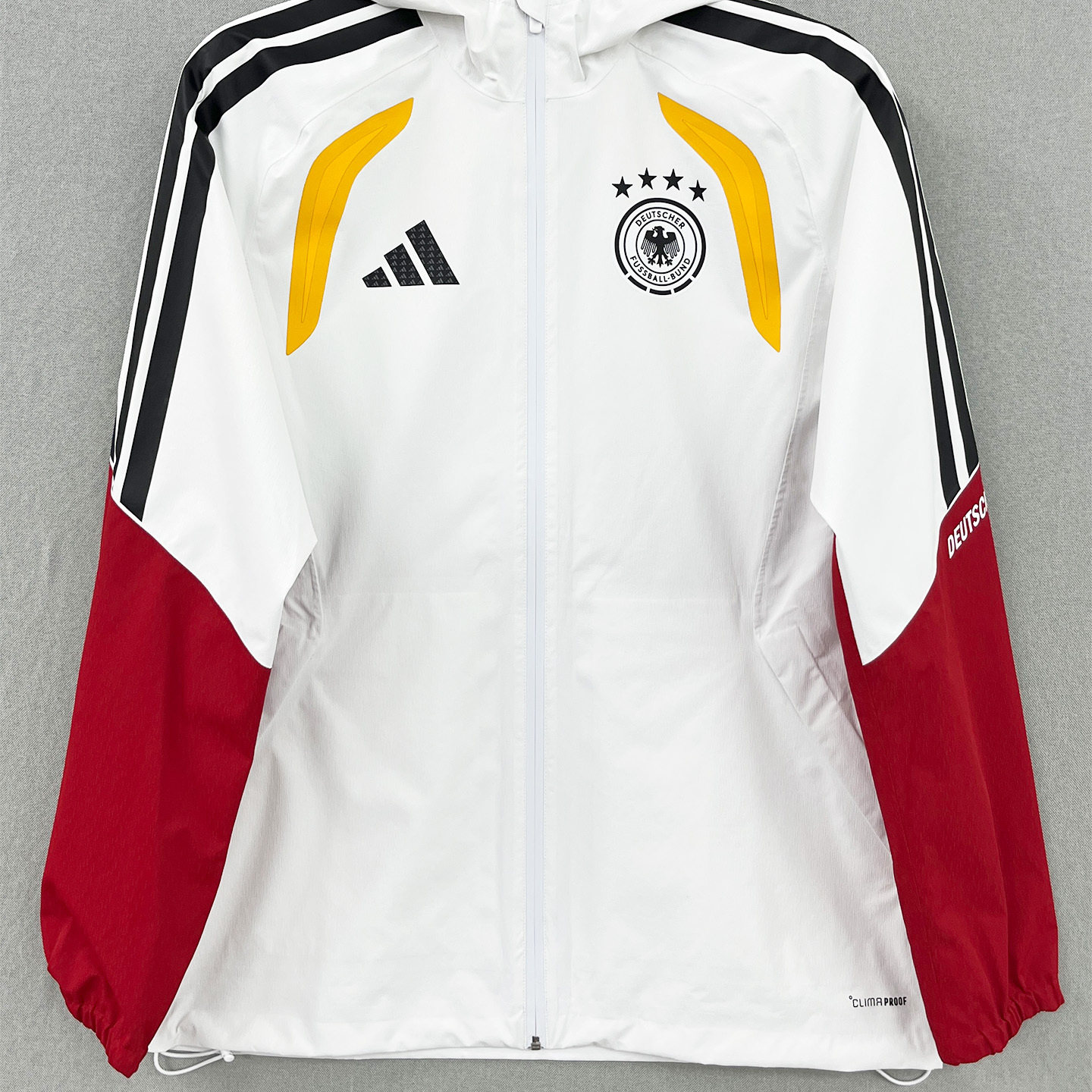 阿迪达斯2026世界杯德国队球员版防水训练风雨衣夹克外套男JZ4586
