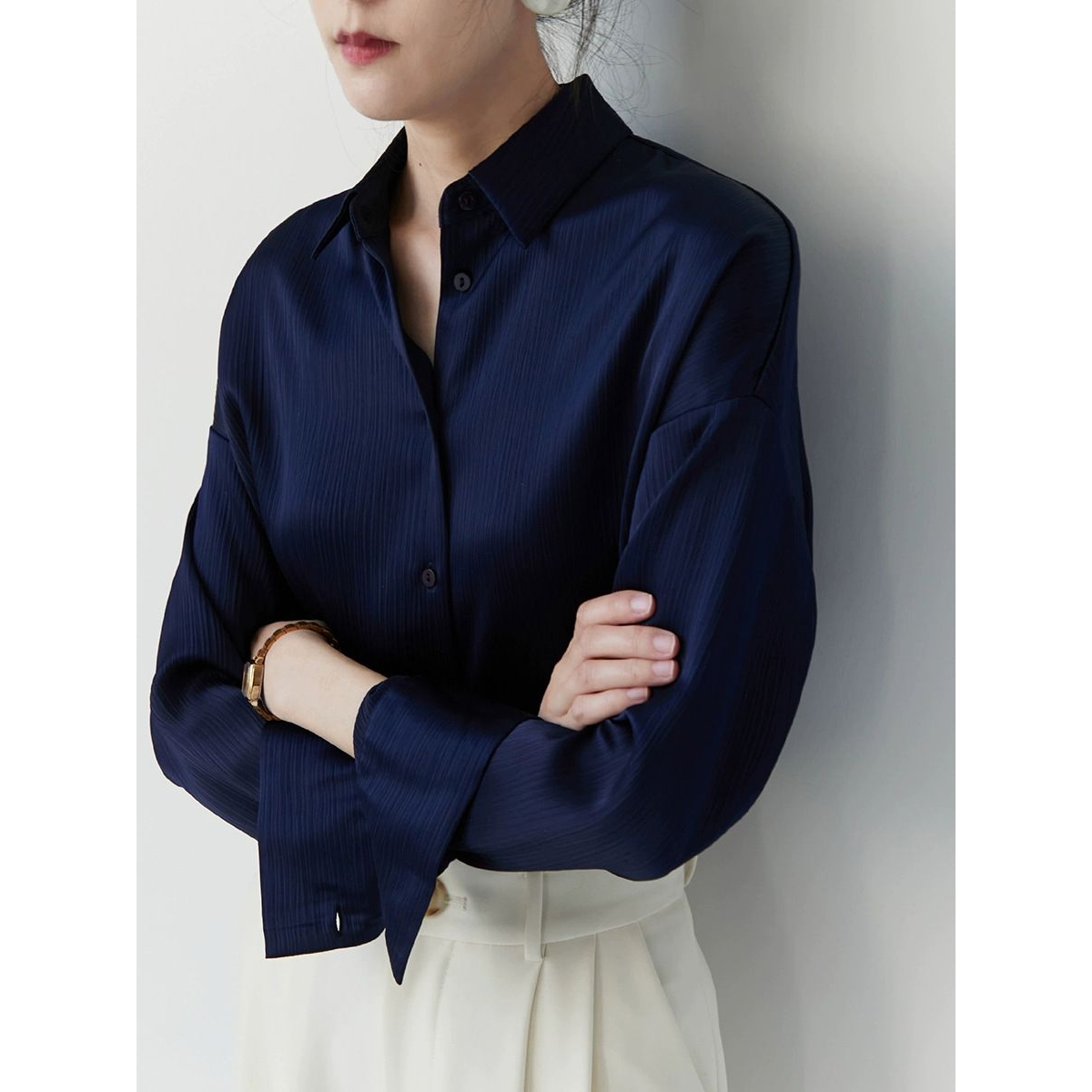 丝缎长袖衬衫女高级感简约通勤气质女装上衣chic衬衣春季