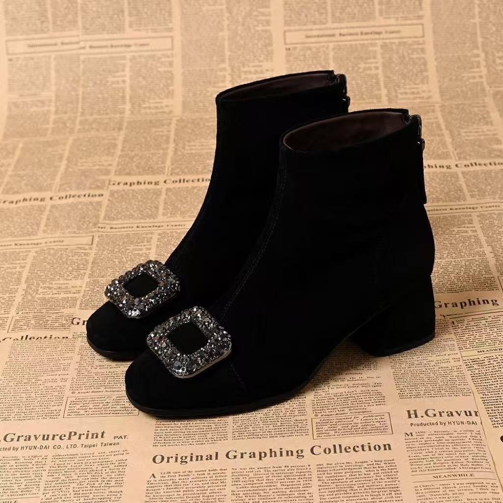 2025年女粗跟短靴女秋冬新款磨砂绒面时装方头水钻职业粗跟瘦瘦靴