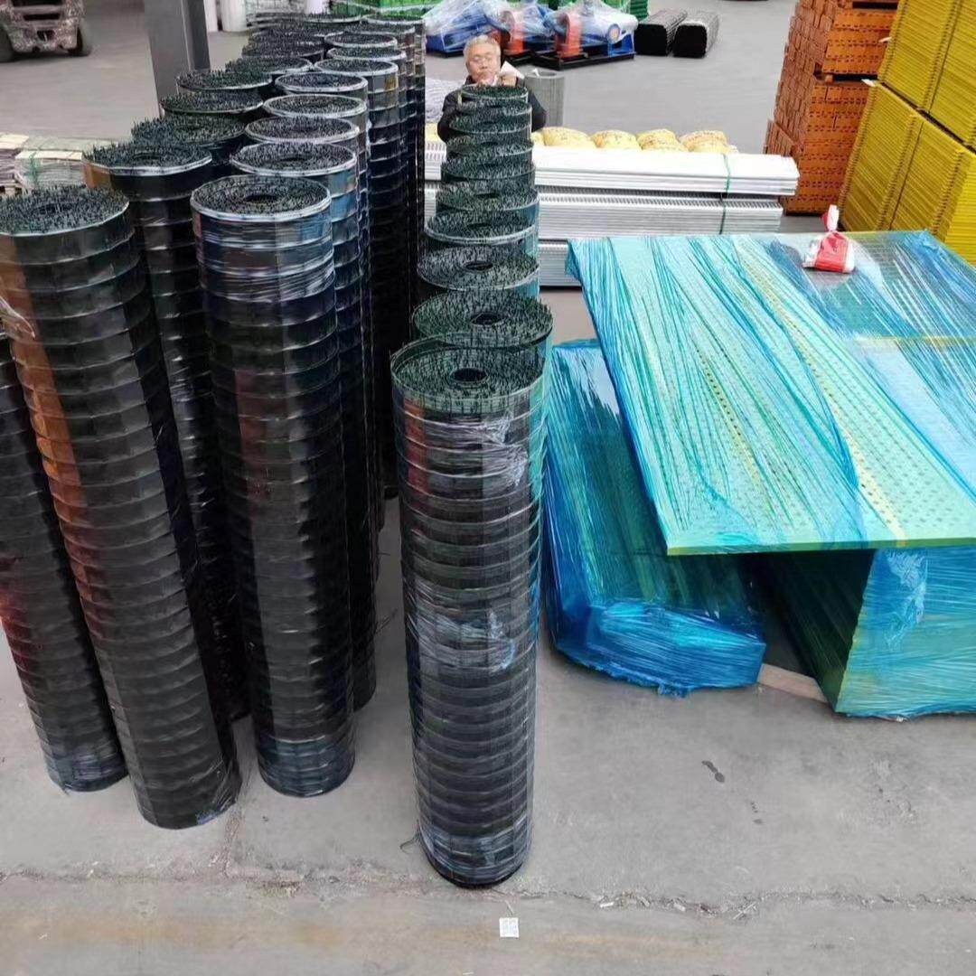 荷兰网铁丝网畜牧圈地果园围栏钢丝栅栏网片网格平纹编织