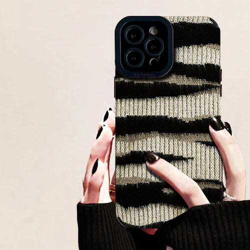 黑白毛衣壳适用苹果17手机壳新款