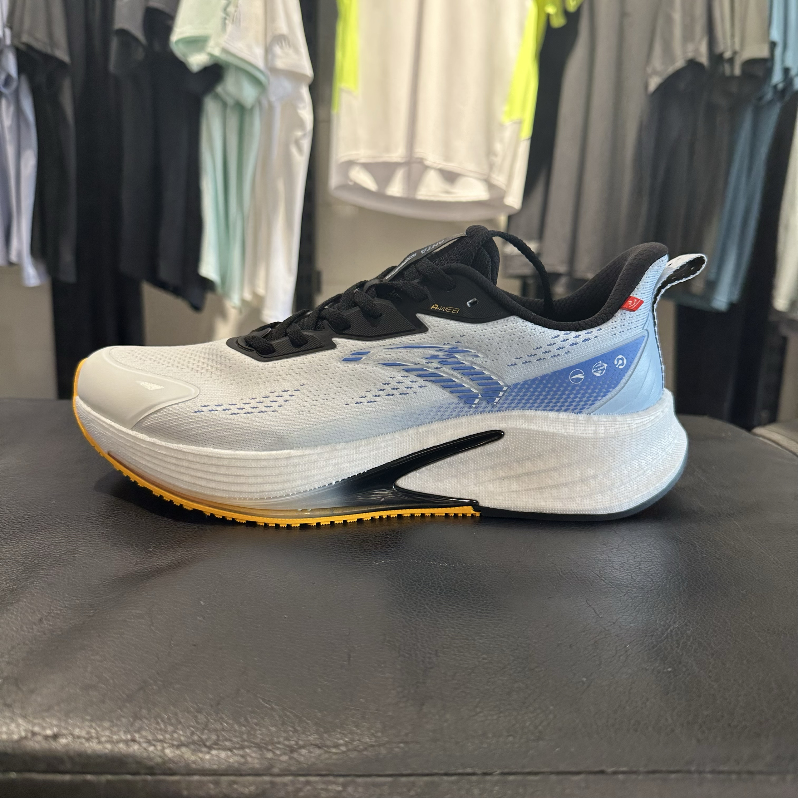 安踏火箭6代丨氮科技防泼水竞速跑步鞋男鞋减震运动鞋112445581