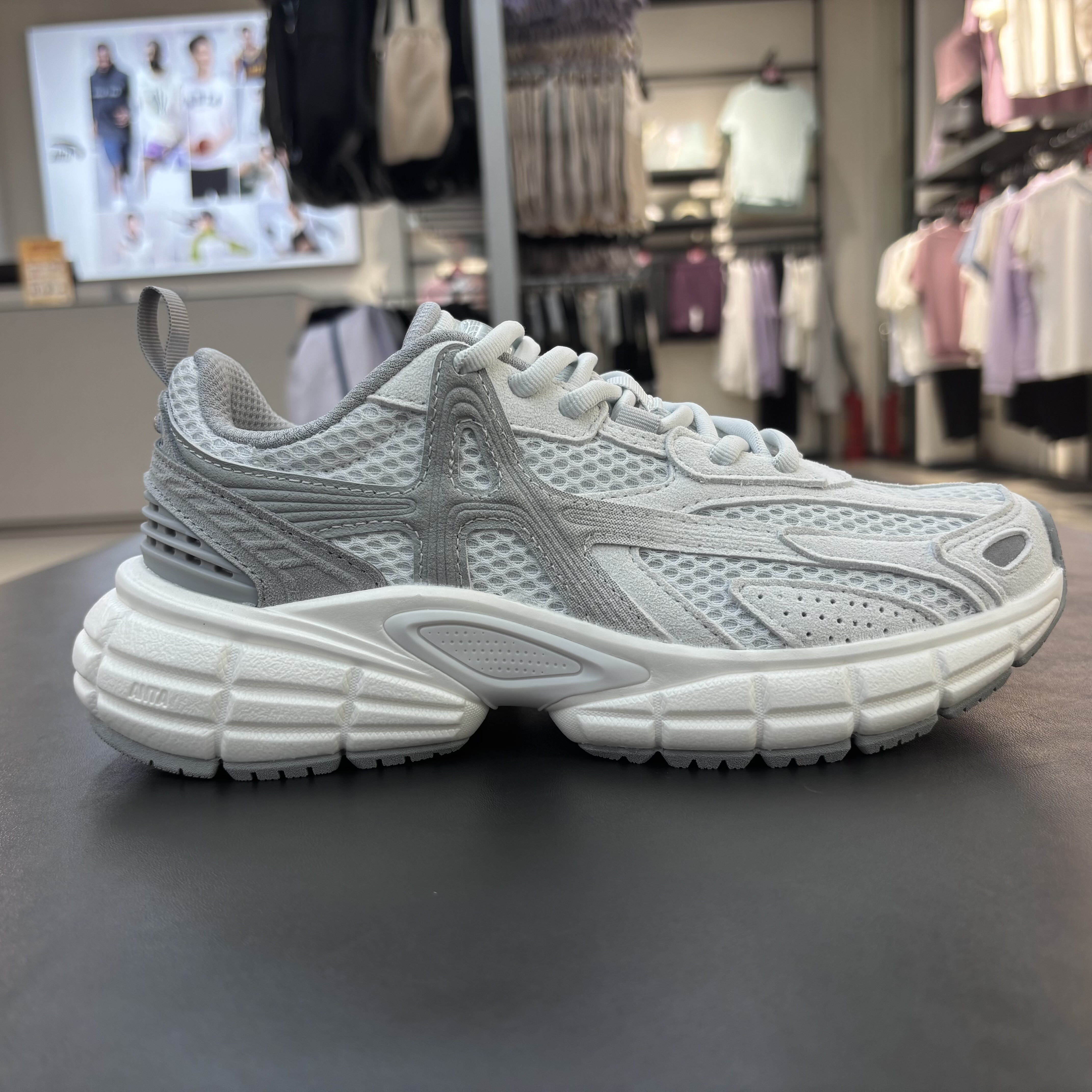 安踏2025破晓丨银色复古休闲鞋男女秋季情侣厚底运动鞋112548801