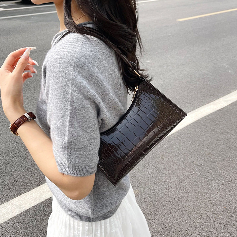 小众设计ins风百搭腋下女包